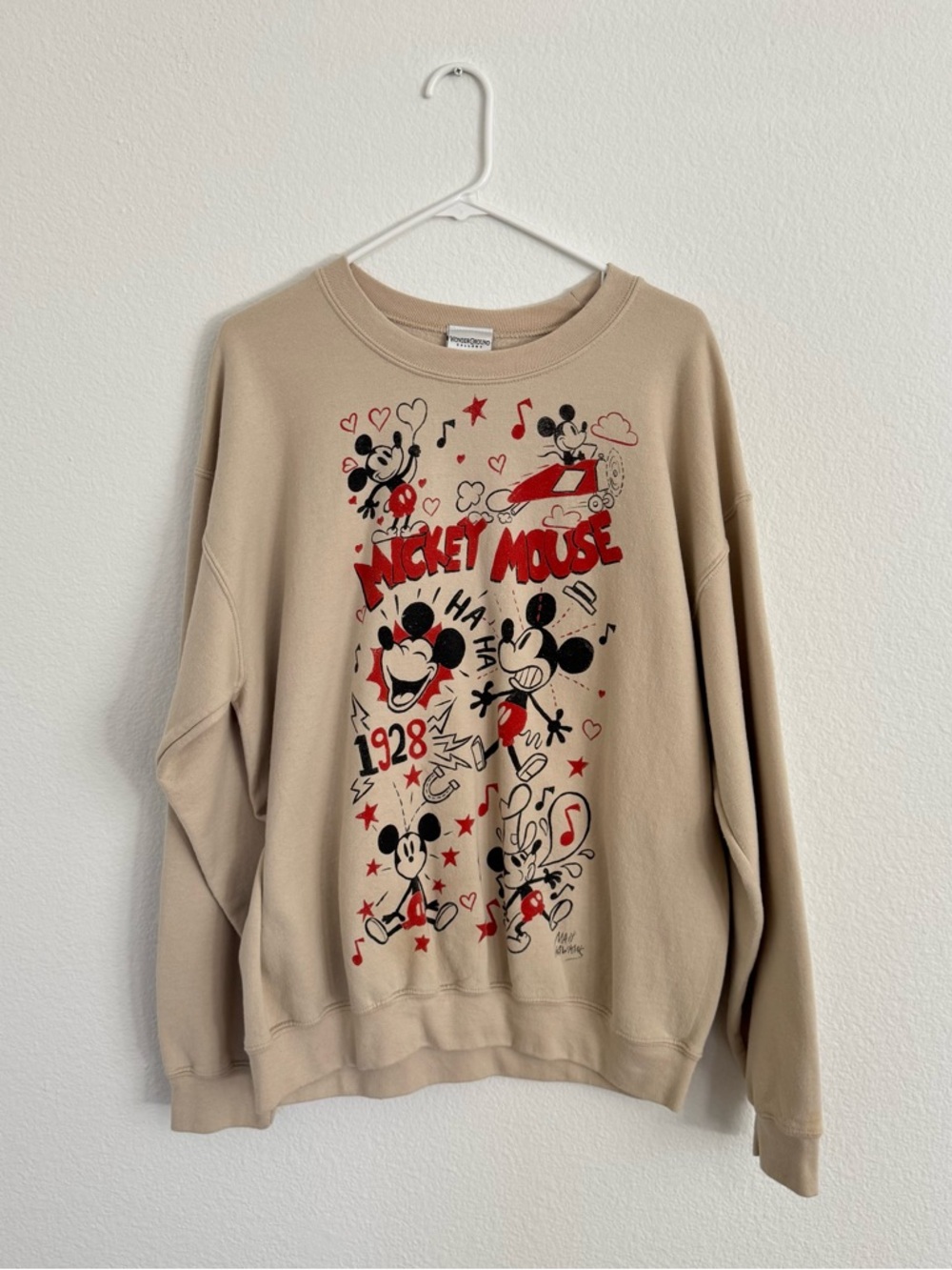 RARE // Art Gallery Mickey Mouse Graphic Sweatshirt